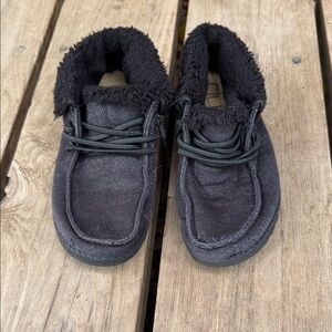 Hey Dude Black Faux Fur Lined Britt Youth Slip-On Shoes Size 12